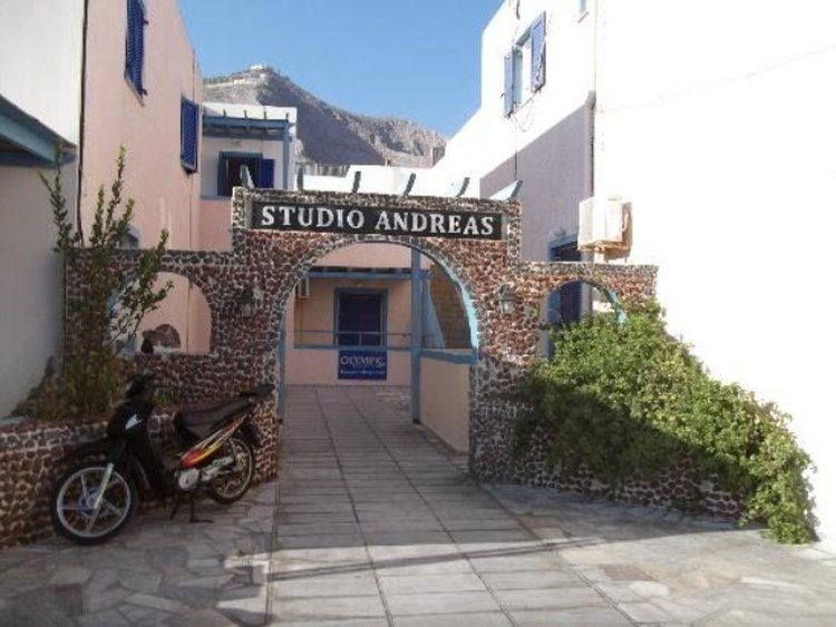 Andreas 2* Santorini Island